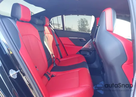 2026 BMW M5 z USA, uszkodzony, nr VIN WBS83FK03TCV38309